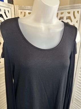Tahari Black Cold-Shoulder Long Sleeve Tee Top size M